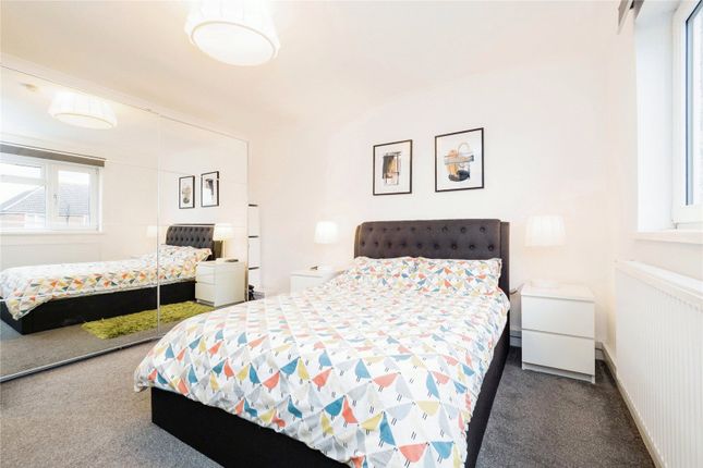 Flat for sale in Rush Green Road, Romford, Essex