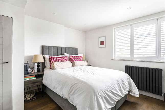 Sunnymead Road, London photo 4