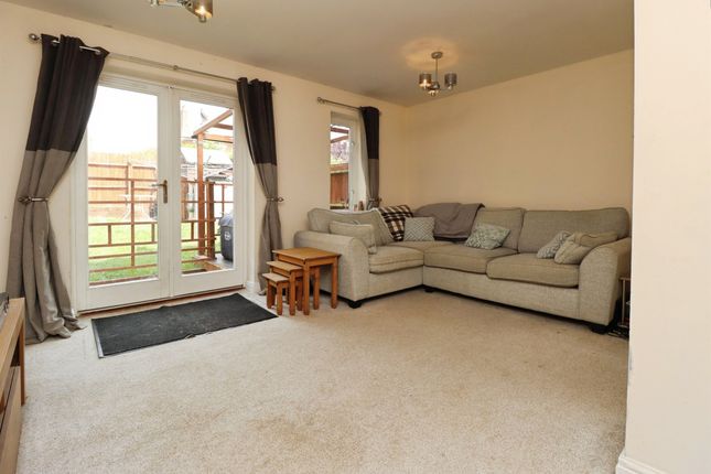 16, Evison Road, Rothwell photo 2