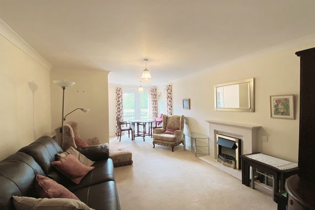 Flat for sale in North Road, Glossop