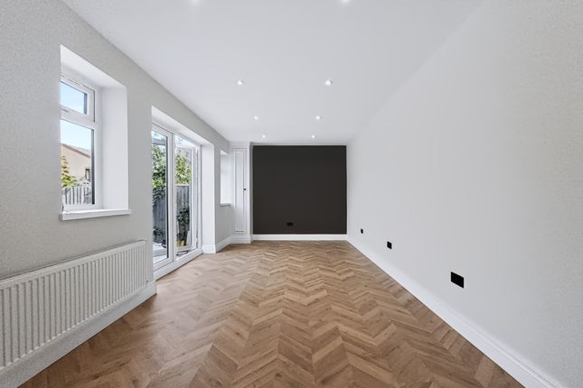 4, Fenton Road, London photo 4