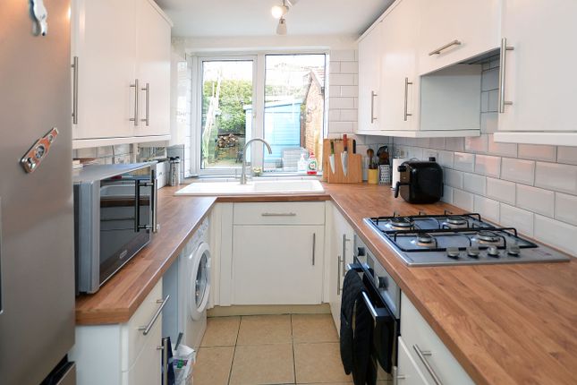 Cottage to rent in Thorpe Street, Raunds, Northamptonshire
