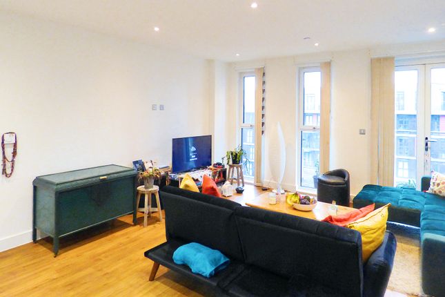 Flat for sale in Hatton Road, Wembley