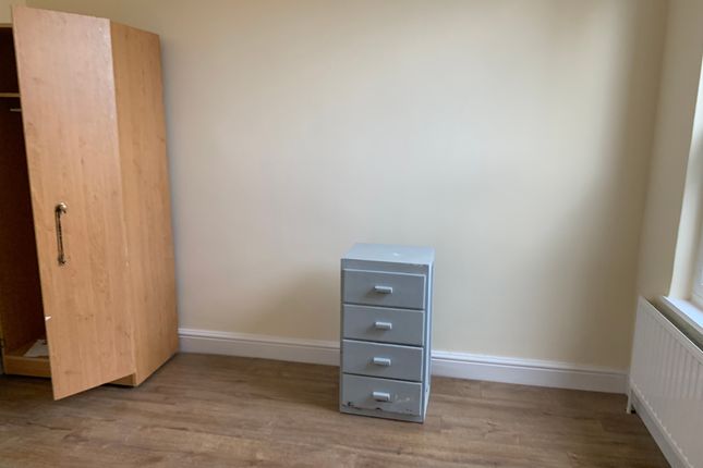 Thumbnail Duplex to rent in Selby Road, London