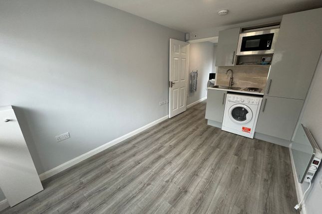 113b, Feltham Road, Ashford photo 2