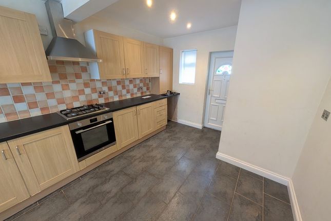 97, Cedar Road, Nuneaton photo 2