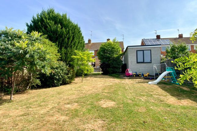 4, Derwent Drive, Tewkesbury photo 2