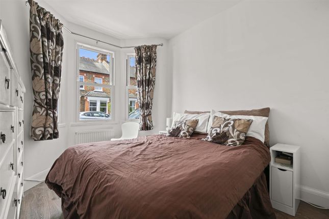 77, Castle Road, Isleworth photo 4