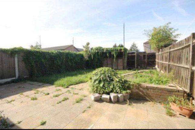Dickens Avenue, Tilbury photo 2