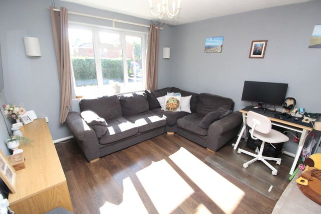 16, Salts Close, Leicester photo 4