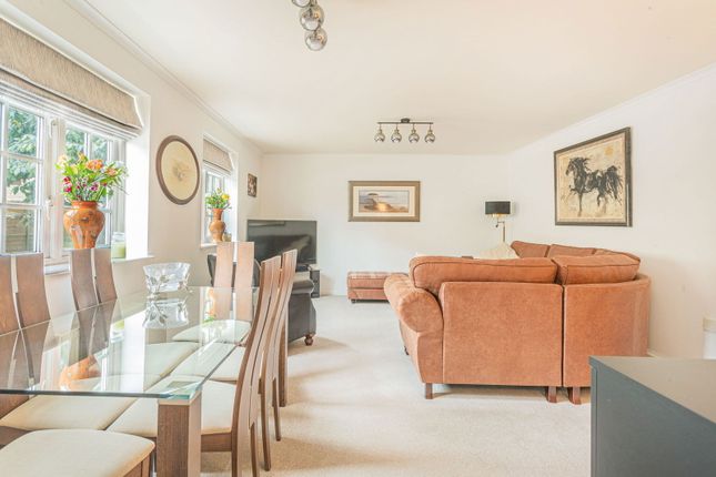 Flat 6, Neilson House, Courthouse Road, Tetbury photo 2