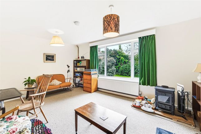 61, Ockley Way, West Sussex photo 4