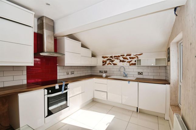 16, Glenfield Drive, Hull photo 3