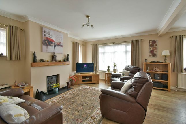 11, Deans Close, Bexhill-on-Sea photo 2