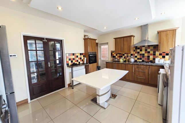 9 Bryngarth Crescent, Leicester photo 4