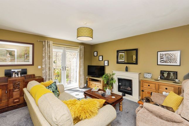 14, Acre Court, Bradford photo 4