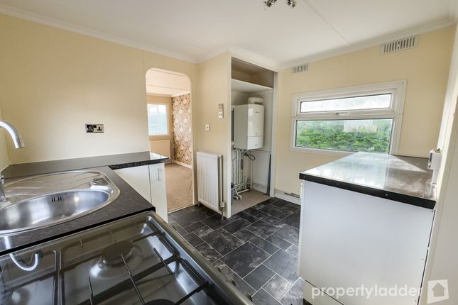 24, Woodland View, Norwich photo 3