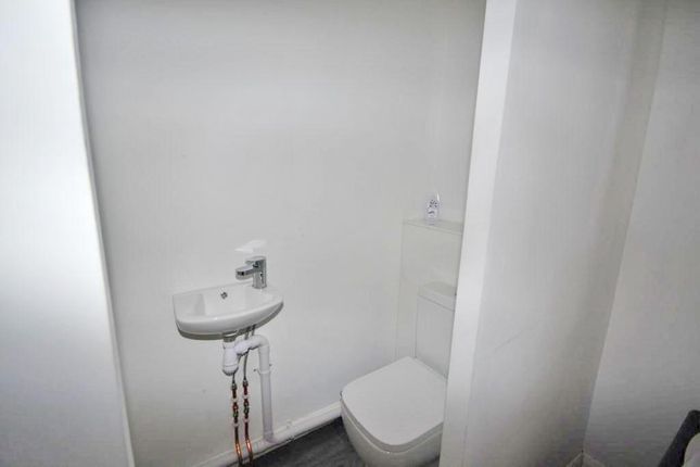 Room 3, 26, Grace Avenue, Milton Keynes photo 4