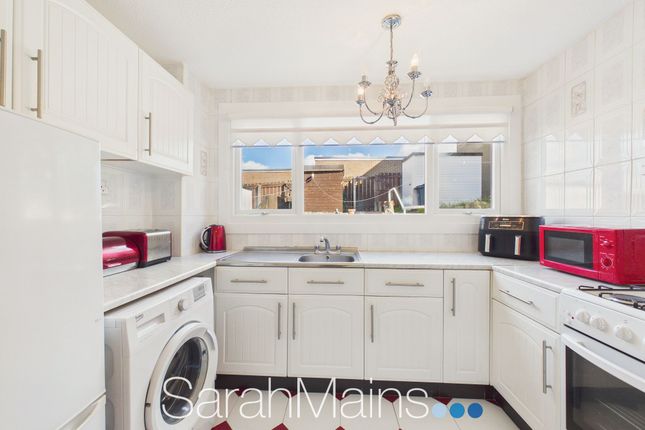 139 Easedale Gardens, Gateshead photo 3