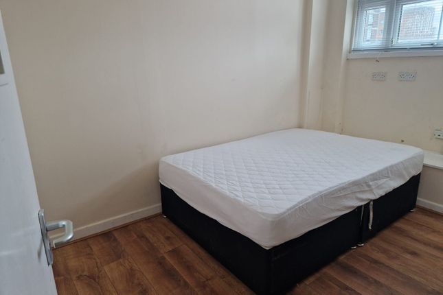 Studio to rent in Flat, Guildford House, - Guildford Street, Luton LU1