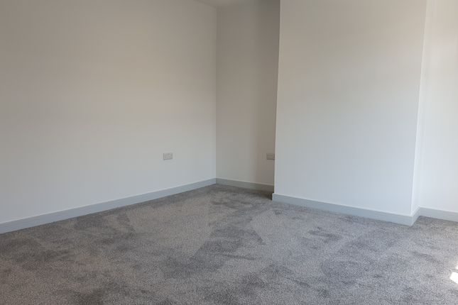 239, Eastleigh photo 2