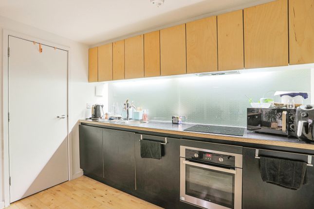 Flat for sale in The Avenue, Leeds, West Yorkshire