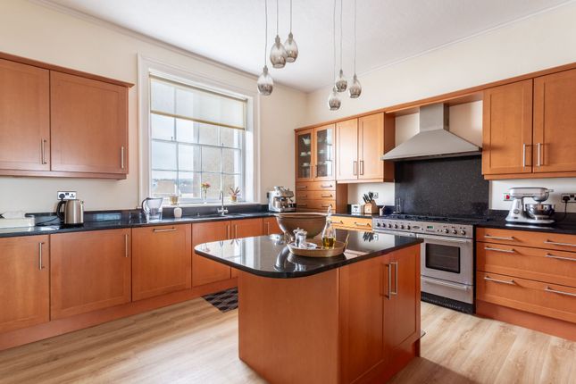 Flat 3, 2 Arundel Terrace, Brighton photo 3