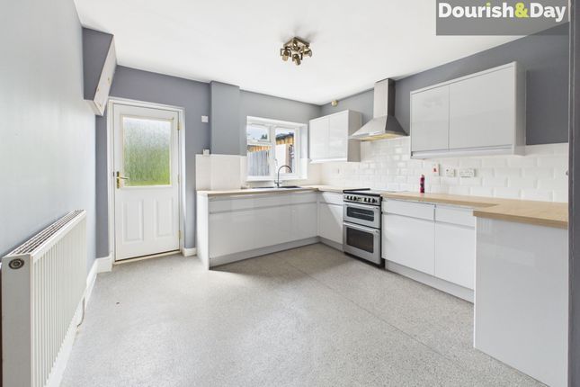 20 Talbot Crescent, Whitchurch photo 2