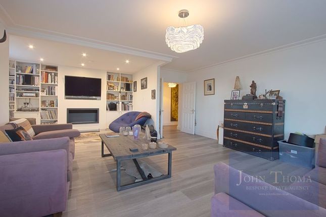 11 & 12 Bradfield House, The Boulevard, Woodford Green photo 4