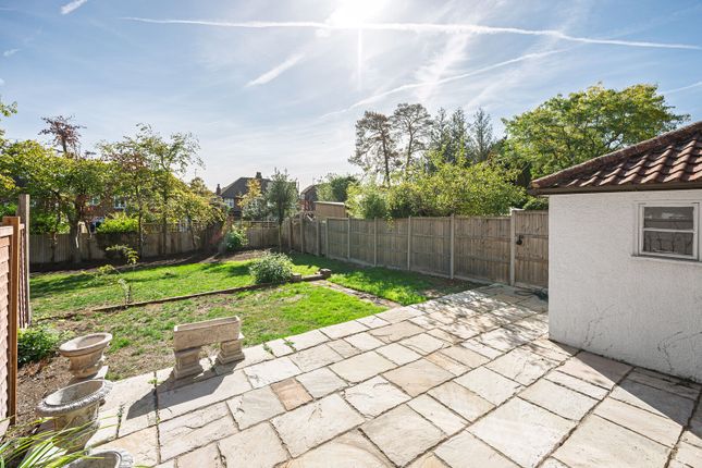 Southway, North Finchley photo 4