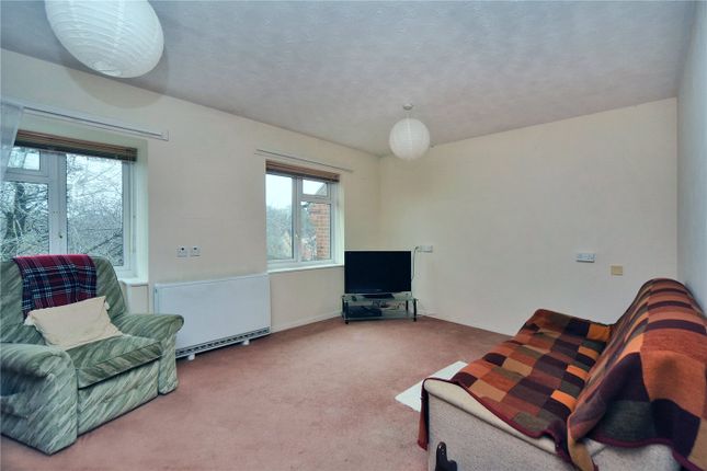 Flat 46, Rowan Mead,, Henbit Close, Surrey photo 3