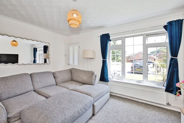 47, Rowan Way, Yeovil photo 3