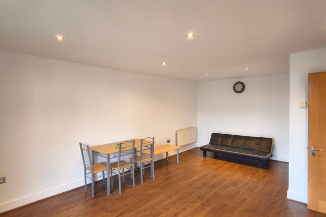 17 Tradewinds Apartments, Tradewinds Apartment, Wards Wharf Approach, London, London photo 3