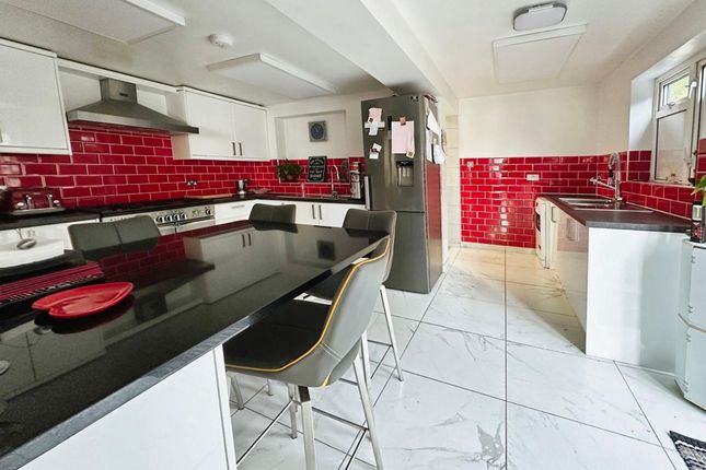 Kitchen With Breakfast Bar