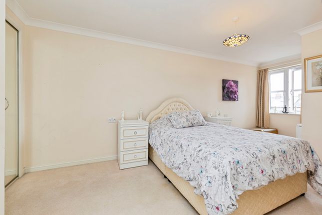 39, Fairweather Court, Durham photo 3