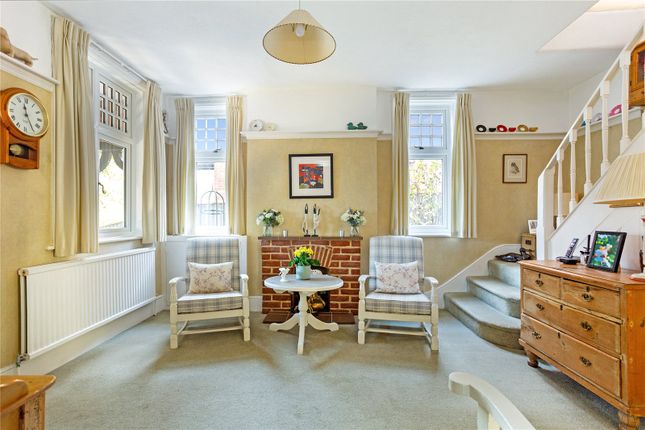 23, Stevenson Crescent, Dorset photo 3