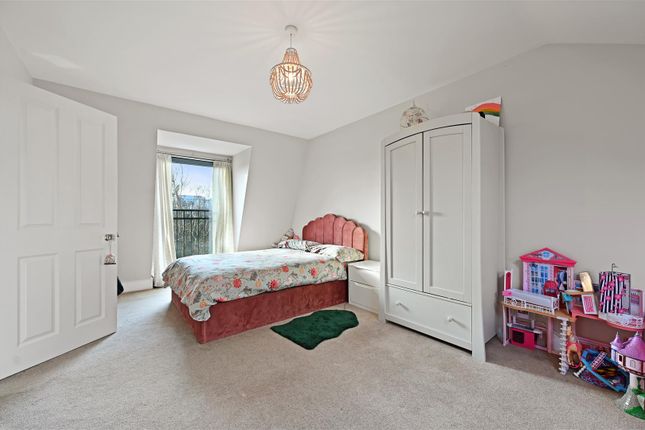 Batoum Gardens - Bedroom3 (1).Jpg