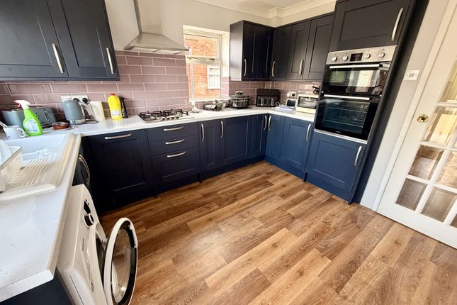 15, Willow Close, Thornton photo 4