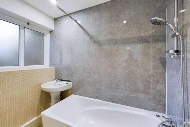 2 Queensway, Brighton photo 4