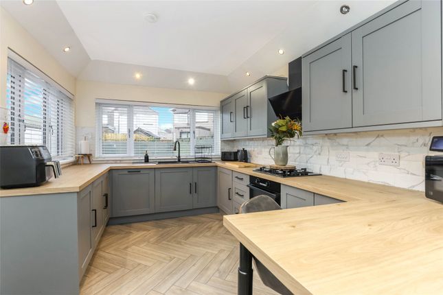 10, Barrachnie Road, Glasgow photo 3