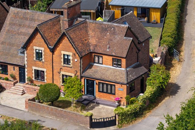 3-bed house on Fox Cottage, Bedmond Road, ABBOTS LANGLEY, £800,000