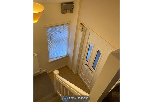 2-bed flat on Cambridge, £1,375/mo