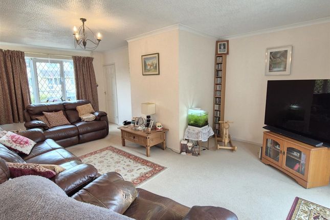 21 Castle Rock Drive, Coalville photo 3