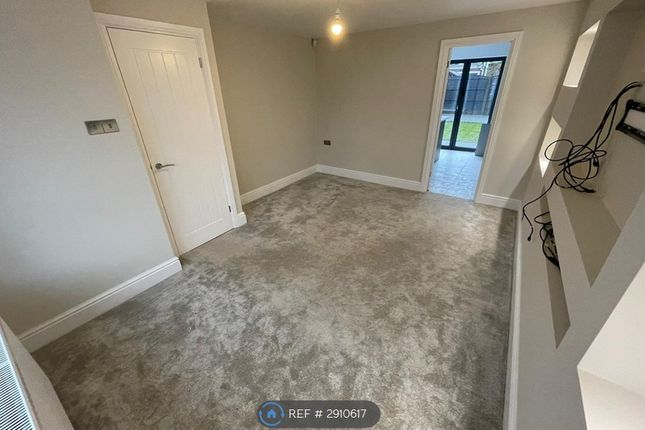 Stirling Close, Woolston, Warrington photo 3