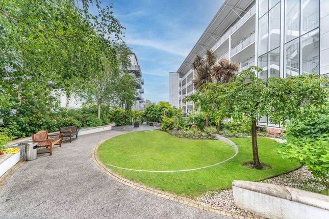 Flat for sale in Chepstow Place, Notting Hill, London