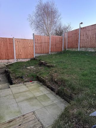 104, Knowles Lane, BRADFORD photo 4
