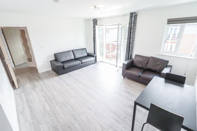 Flat to rent in Caister Hall, Conisbrough Keep, Coventry