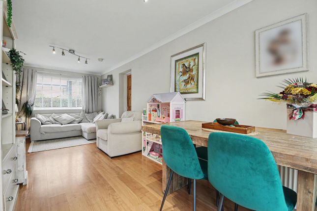 5 Heyes Drive, Southampton photo 3