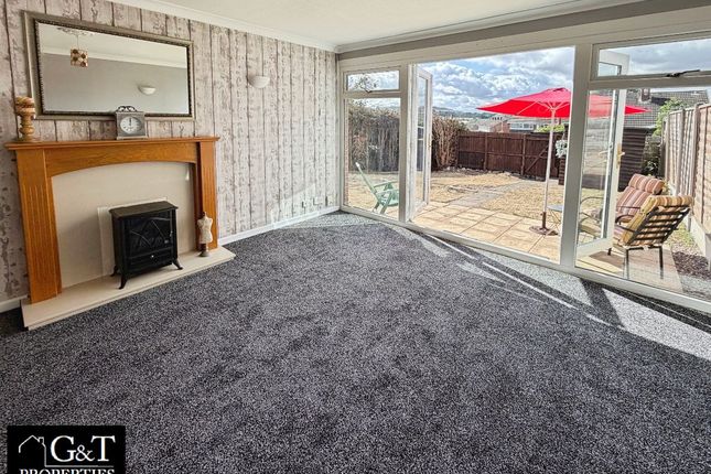 1 Turner Drive, Brierley Hill photo 4