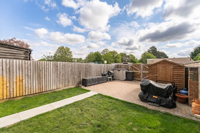 1 Peterhouse Close, Bury St. Edmunds photo 2